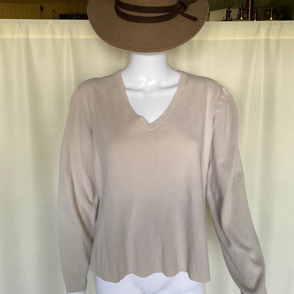 CHICO’s Sz 3 Tan sweater